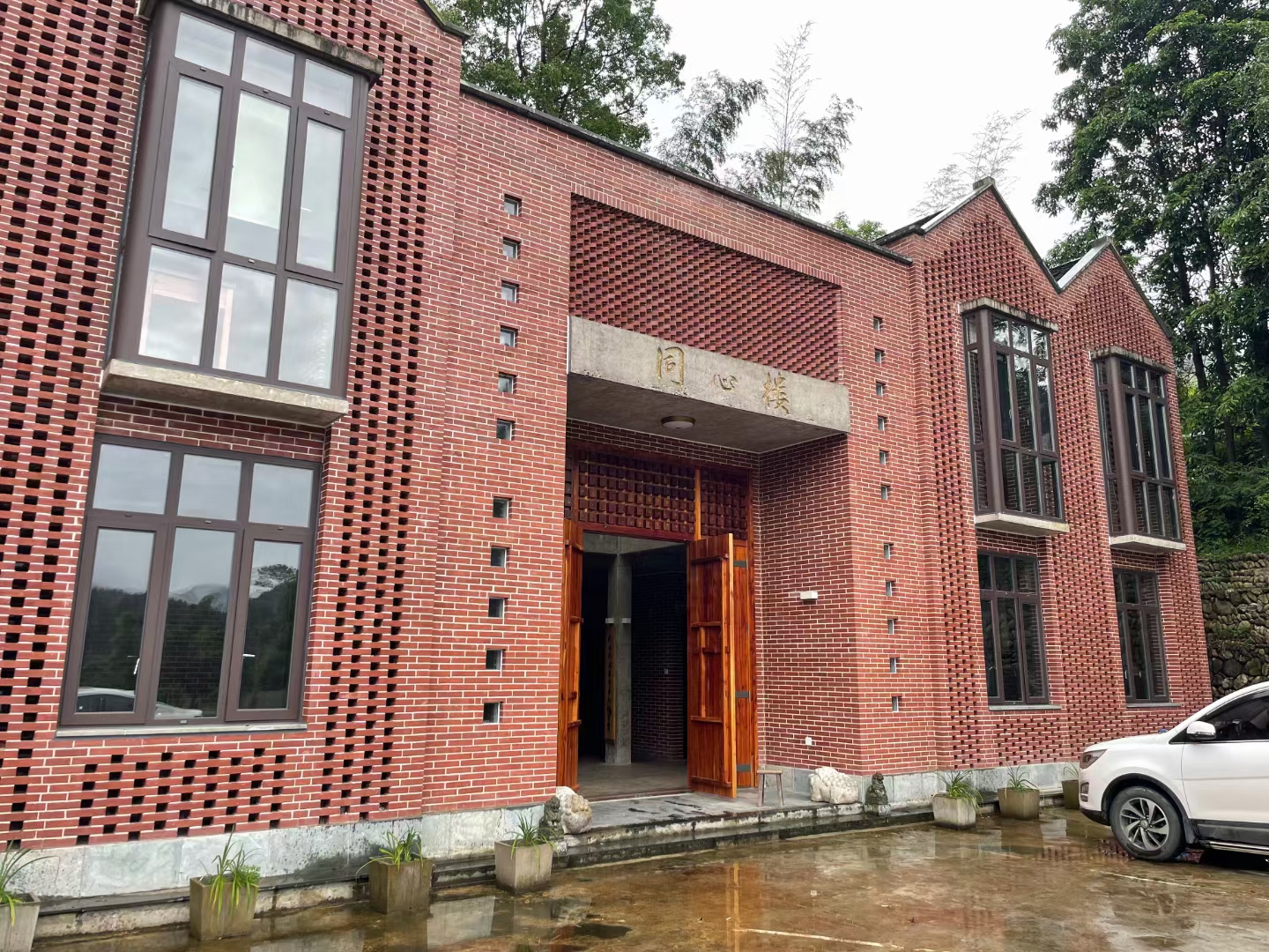 益陽市湘陶建筑材料有限公司,益陽實心燒結磚銷售,古建磚瓦銷售,文化磚哪里好